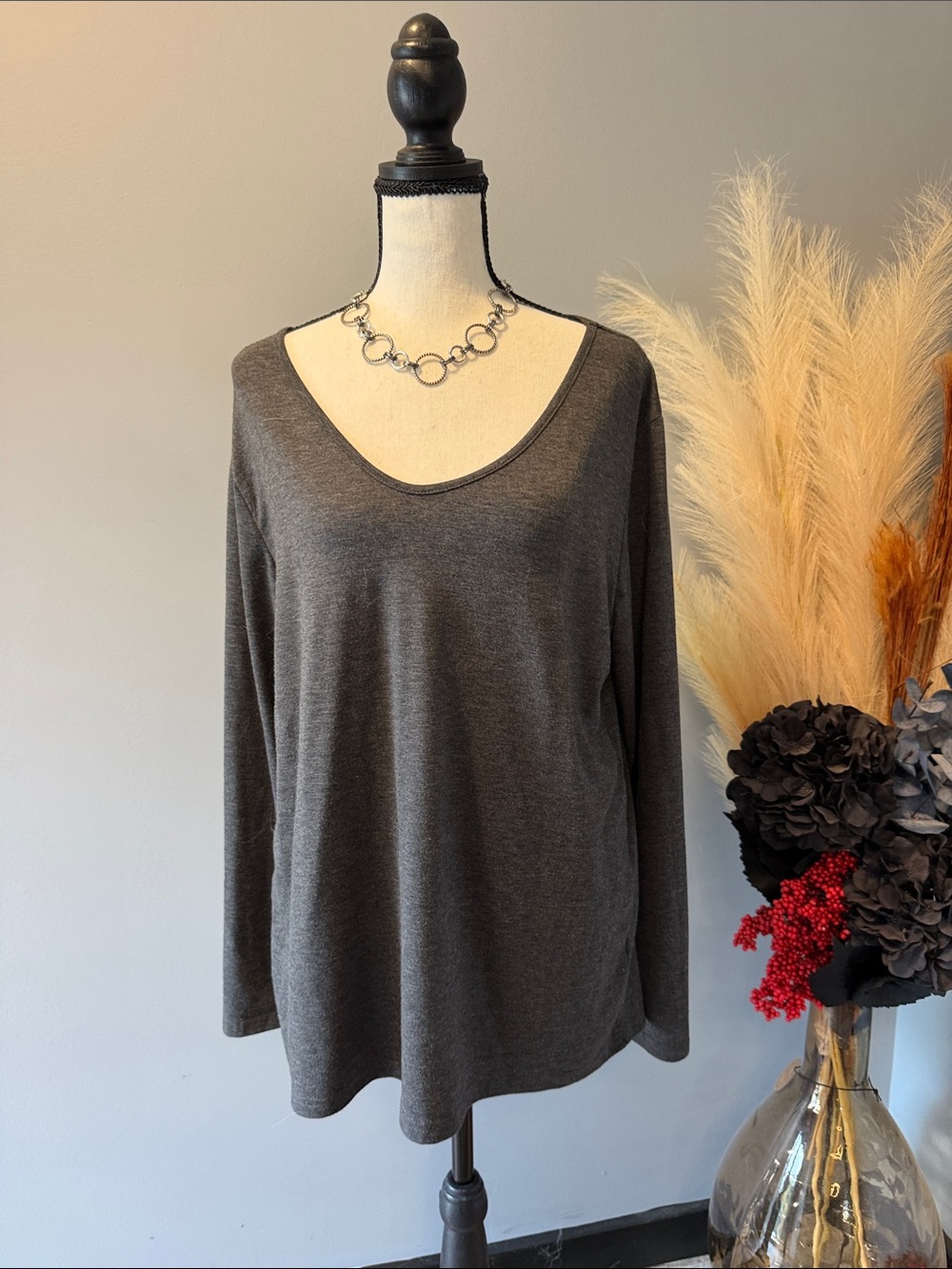 Everyday Scoop Neck Long Sleeve Top - Charcoal Gray